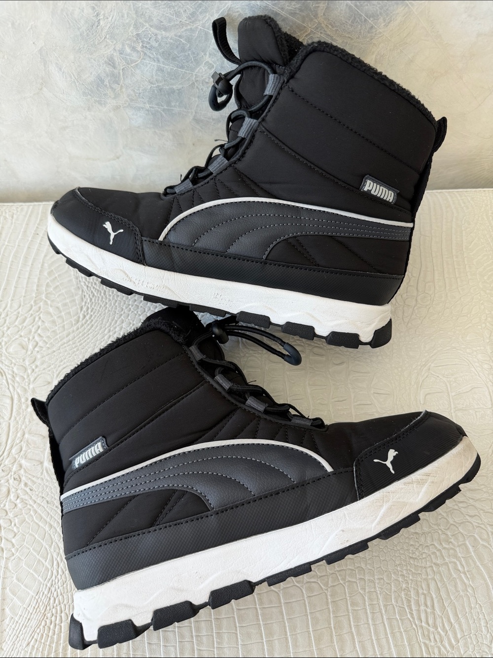 Puma Kids Black and Gray Insulated High-Top Boots Size 5,5 - Picture 8 of 16